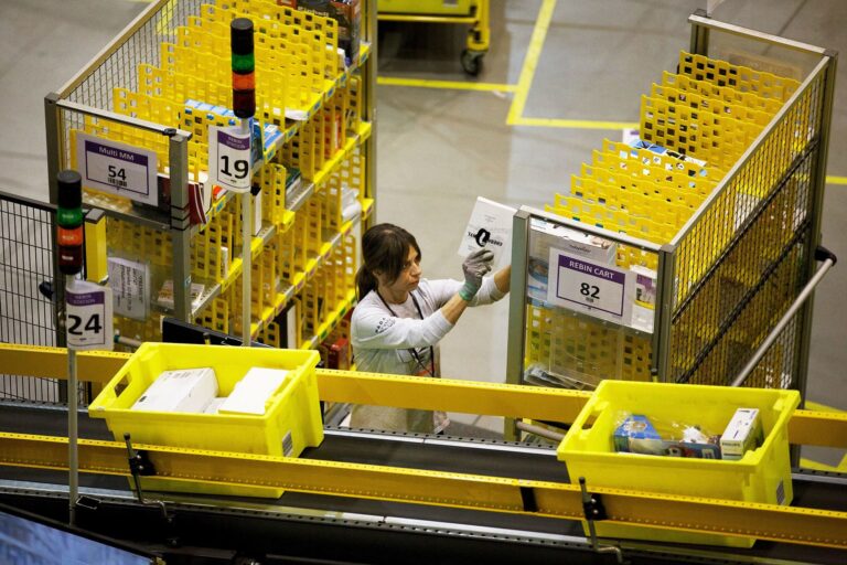 Amazon readies to face union vote at Alabama warehouse
