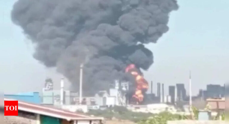 Massive fire breaks out at poly films industry in Nashik’s Igatpuri, nine injured | Nashik News – Times of India