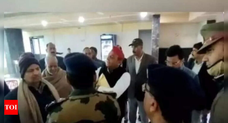 Akhilesh Yadav refuses tea at police headquarters in Lucknow following arrest of SP media cell leader | Lucknow News – Times of India