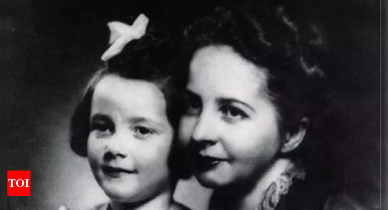 Netaji Subhas Chandra Bose’s daughter Anita Bose Pfaff: Mom played second fiddle, suffered | India News – Times of India