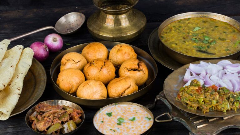 6 Best Places In Jaipur To Try Traditional Rajasthani Food