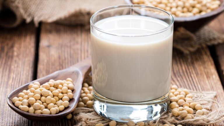 What Foods You Should Not Have With Milk? Experts Share