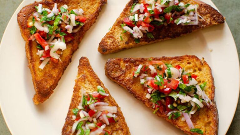 Masala French Toast Recipe: Desi-Style Toast For A Quick And Easy Breakfast