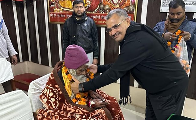 Watch: 98-Year-Old Man Released From Ayodhya Jail, Gets A Farewell From Jail Staff