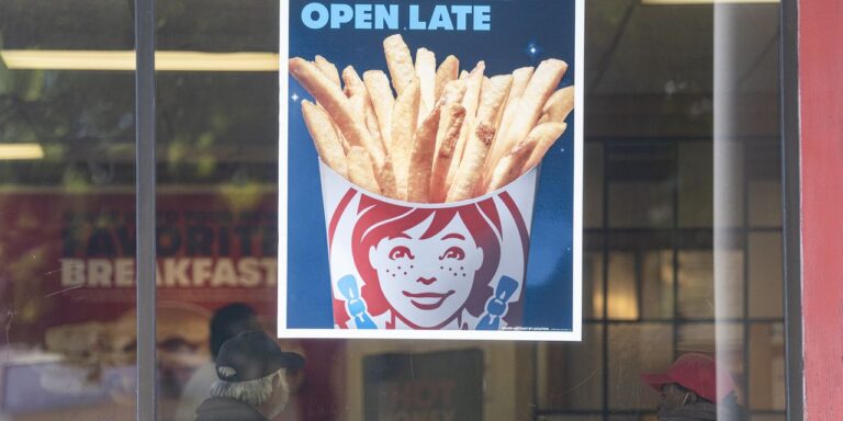 Wendy’s Targets Sales Growth Amid Restructuring