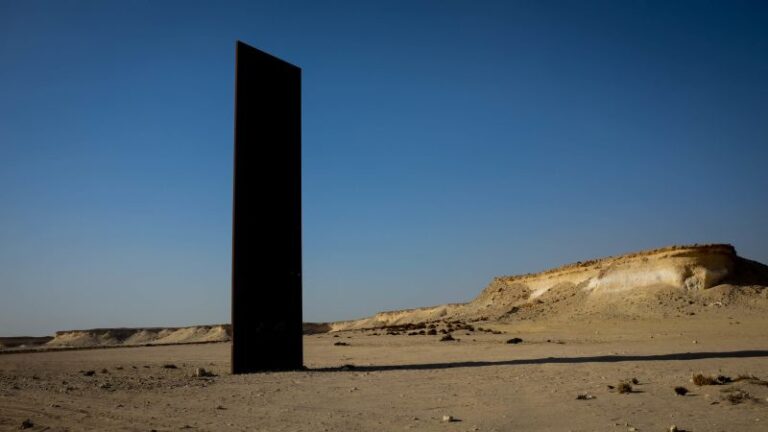 The huge monoliths standing in Qatar’s desert | CNN