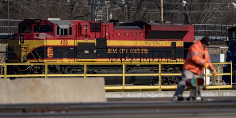 Canadian Pacific’s Merger With Kansas City Southern Is Approved