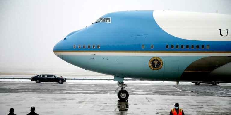 WSJ News Exclusive | Pentagon Probes Why Boeing Staff Worked on Air Force One Planes Without Security Credentials