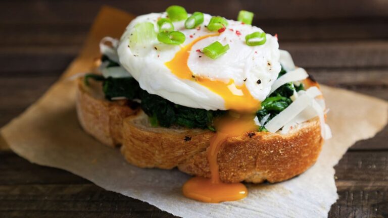 Quick And Easy Breakfast: Make Poached Eggs In Microwave In Just 2 Minutes