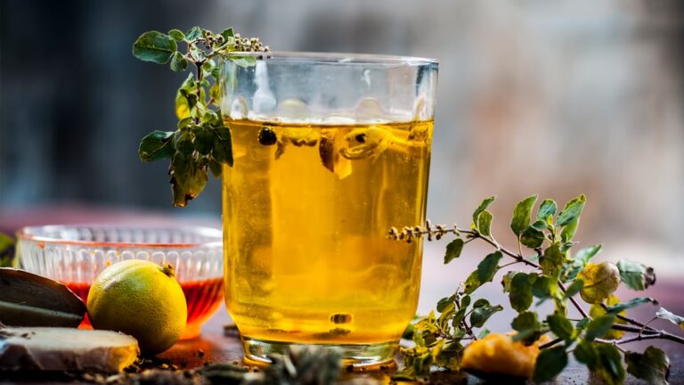 Relieve Bloating With This De-Bloat Tea Made With Common Kitchen Foods