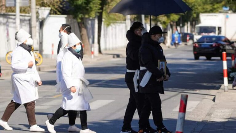 China Reports World’s First Human Death From H3N8 Bird Flu Virus