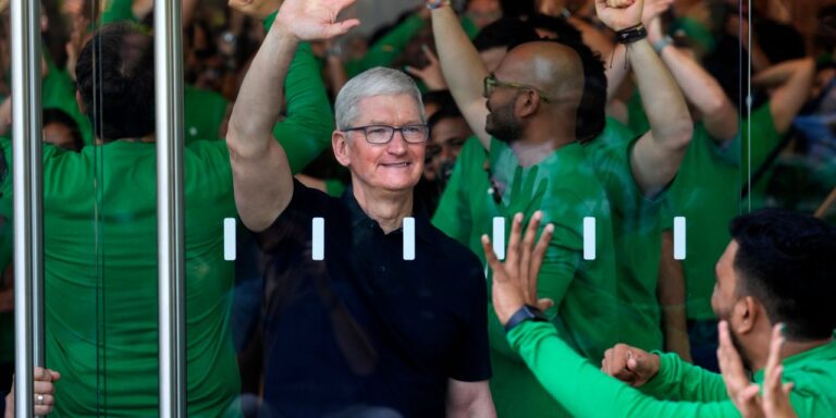 Apple Opens Its First Retail Store in India