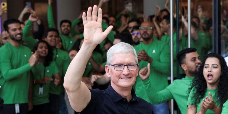 Apple CEO Tim Cook Meets Prime Minister Modi, as Tech Giant Looks to Expand in India