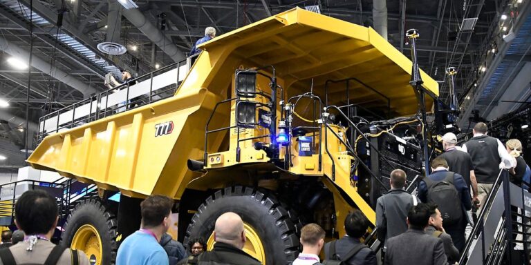 Caterpillar Lifts Sales With Higher Prices as Demand Holds Strong