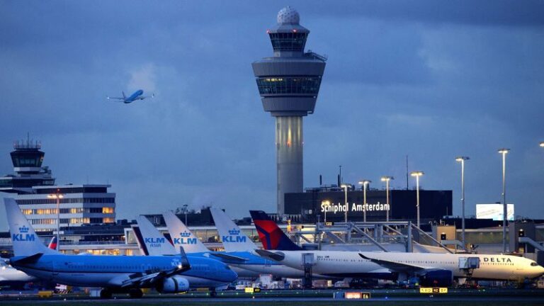 Amsterdam Schiphol Airport proposes a ban on private jets | CNN
