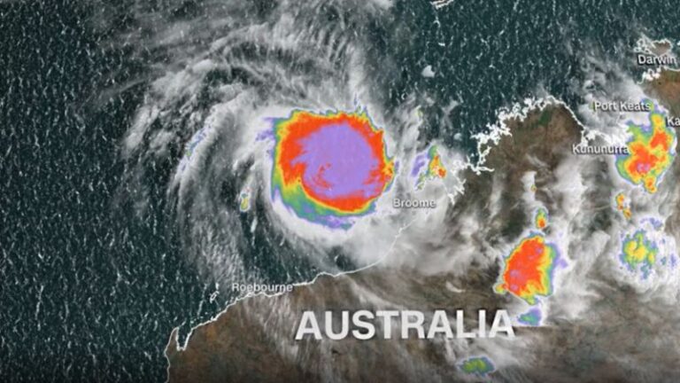 Cyclone Ilsa rapidly intensifies as it approaches landfall in Western Australia | CNN
