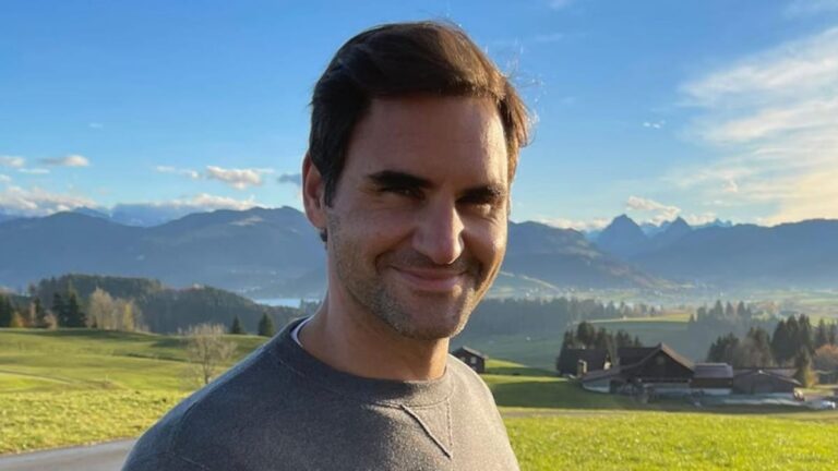 Roger Federer Indulges In A Mouth-Watering Burger And We Cant Stop Drooling