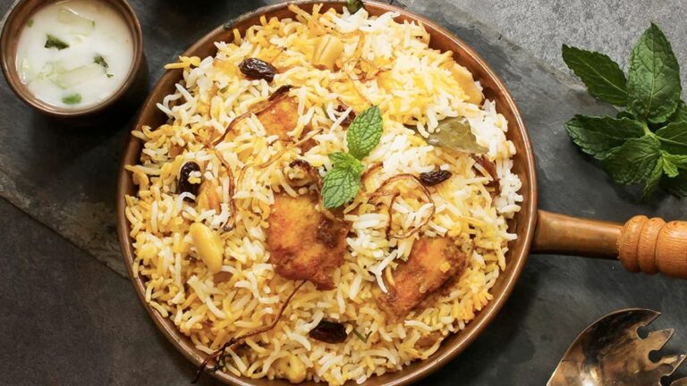 Calling All Biryani Lovers! Try This Yummy Chettinad Chicken Biryani For A Weekend Treat