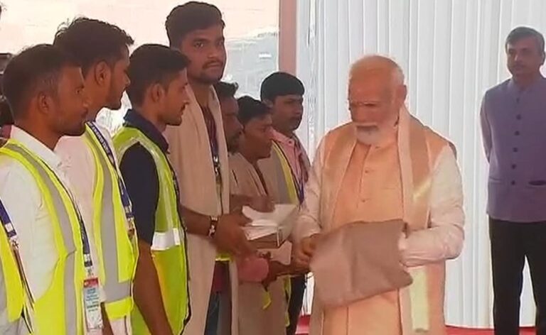 PM Modi Felicitates Workers Who Built New Parliament Building