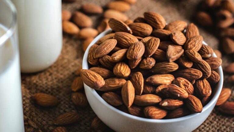What Happens When You Eat Almonds Every Day? Nutritionist Reveals