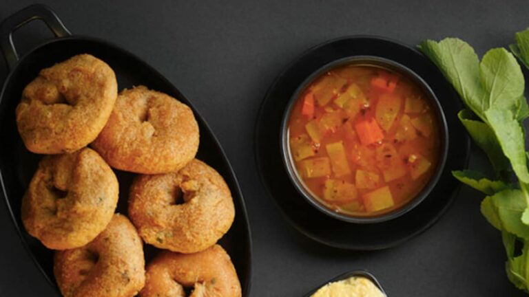 Love Vada With Sambar? Now Try It With Chicken Curry