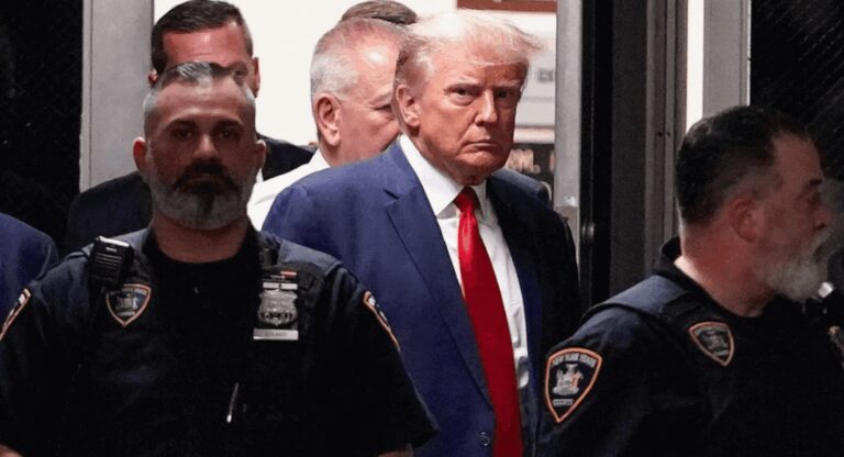Donald Trump, gearing up to fight it out, calls prosecutor a ‘deranged psycho’ – Times of India