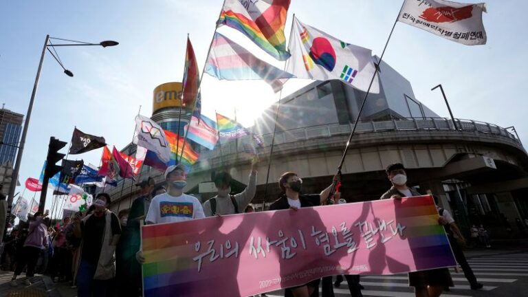 South Korea: Daegu city officials clash with police at protest against LGBTQ festival
