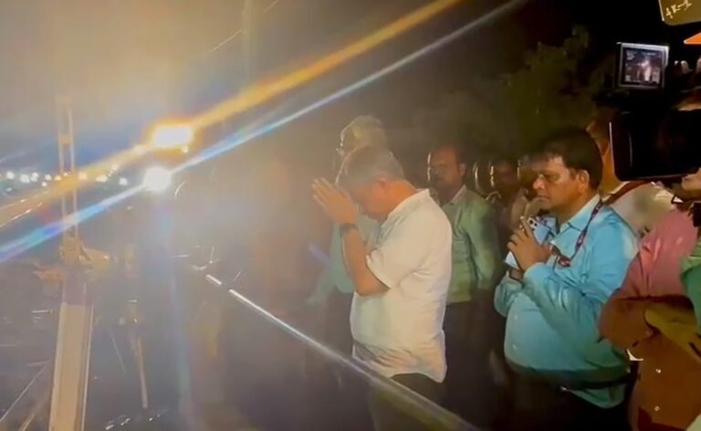 Video: Railway Minister Prays As Movement Resumes At Train Crash Site