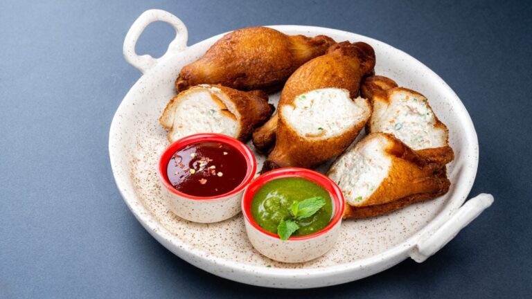 Make Your Tea Time Extraordinary With These Scrumptious Dahi Bread Rolls