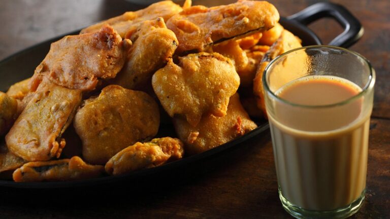 Craving Aloo Pakoda In The Rains? Make It At Home In 3 Different Ways