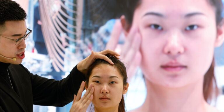 Estée Lauder’s Big Bet on China Is Looking Not So Pretty