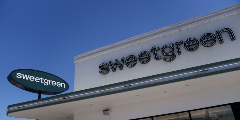 WSJ News Exclusive | Sweetgreen Hires Former Chipotle Executives, Readies Mid-America Push