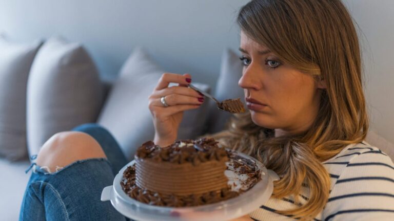 Do You Tend To Stress Eat? Nutritionist Shares 3 Simple Foods That May Help