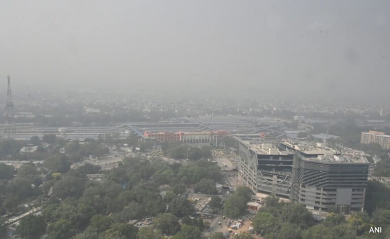 Haze Envelops Delhi, Adjoining Cities, Air Quality In ‘Very Poor’ Category