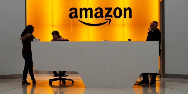 WSJ News Exclusive | Amazon Launches Free AI Classes in Bid to Win Talent Arms Race