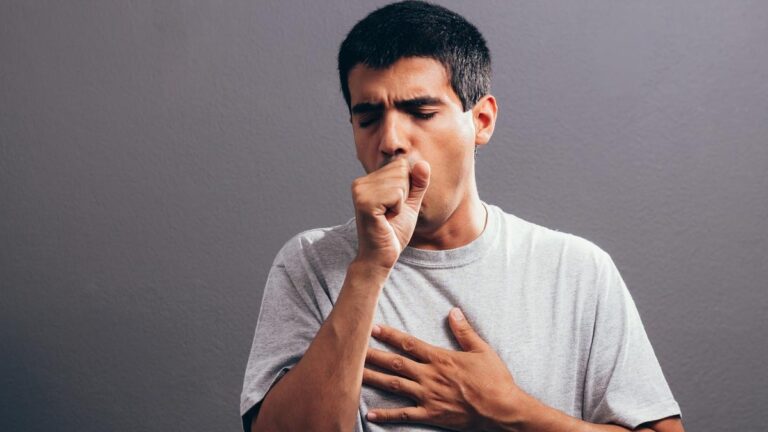 Dealing With Persistent Cough? Stop Making These 5 Diet Mistakes