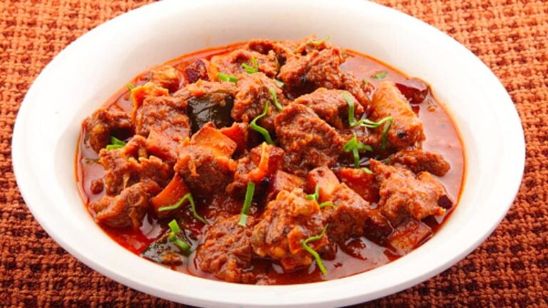Looking For Mutton Gravy With A Twist? Try This Shaljam Gosht Recipe