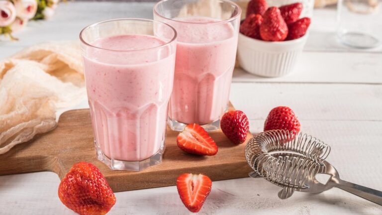 This Drink Recipe Upgrades Your Strawberry Milkshake In The Most Delicious Way