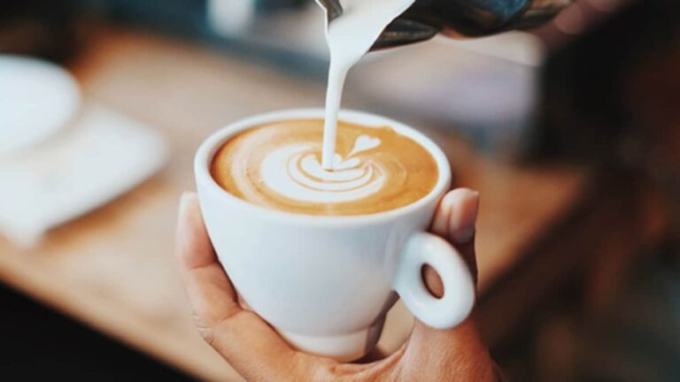 9 Best Coffee Brands In India That Will Level Up Your Brews