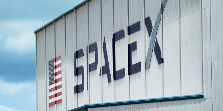 SpaceX Sues Labor Board Over Employee Firings 