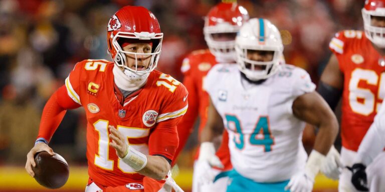Chiefs-Dolphins Playoff Game on Peacock Sets Records for U.S. Streaming and Internet Usage