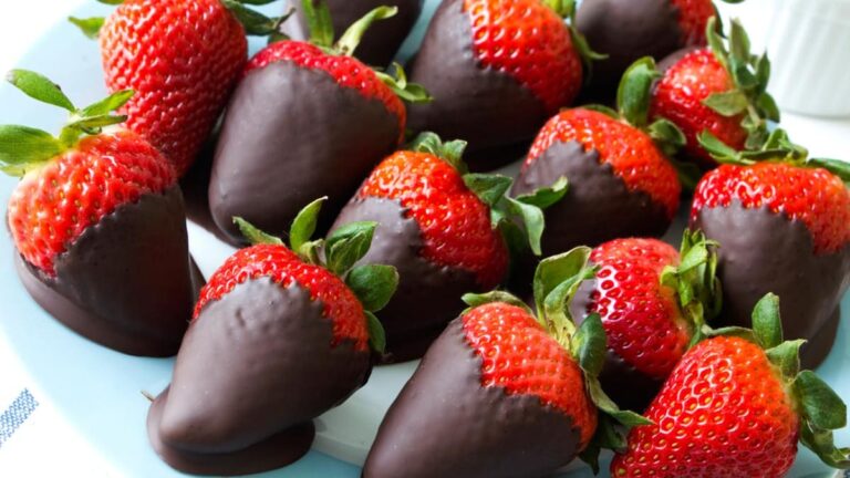 Hectic Day Ahead Of V-Day? 5 Easy-To-Make Valentines Day Snacks For Your Partner
