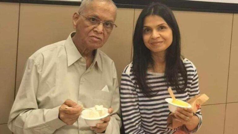 Britains First Lady Akshata Murty Enjoys Ice Cream With Father Narayana Murthy In Bengaluru