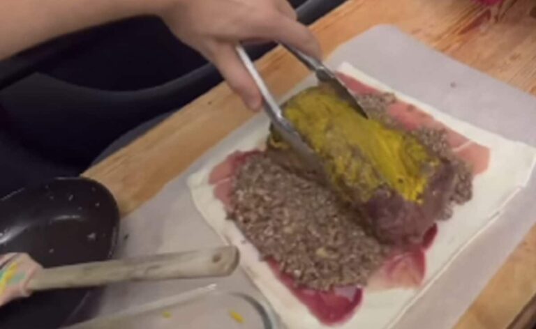“Thats So Dangerous”: Internet Is Unimpressed With Man Cooking While Driving