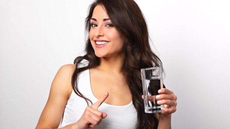 Can Drinking Water Before Meals Help In Weight Loss? Heres What Experts Say