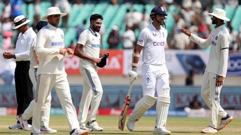 IND vs ENG: Anil Kumble hails Mohammed Siraj's consistent line and length after India restrict England to 319
