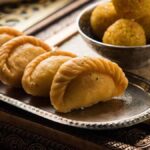 5 Quick Ways To Make Gujiyas Crispier