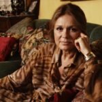 Gloria Steinem hosted salons in her living room for decades—how to bring people together for connection, says expert